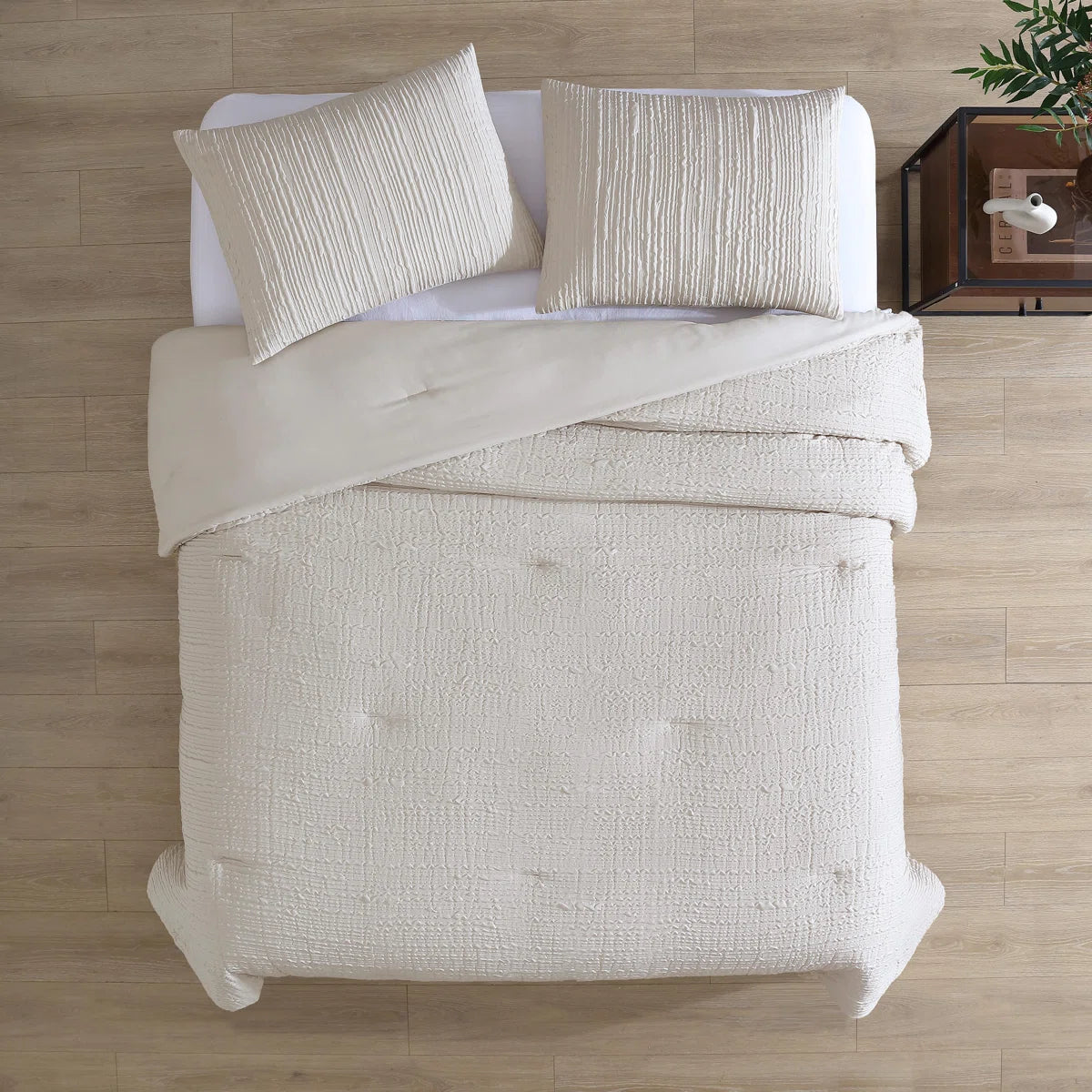 Serenity Wavy Polyester All Seasons Comforter Set